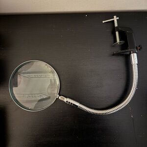 Adjustable Magnifying Glass with Clamp